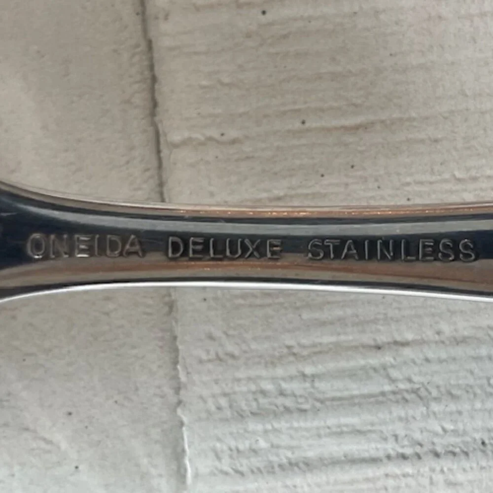 ONEIDA ALEXIS HOSTESS SET 5 PC. DELUXE STAINLESS BOW SPOONS FORK SUGAR BUTTER